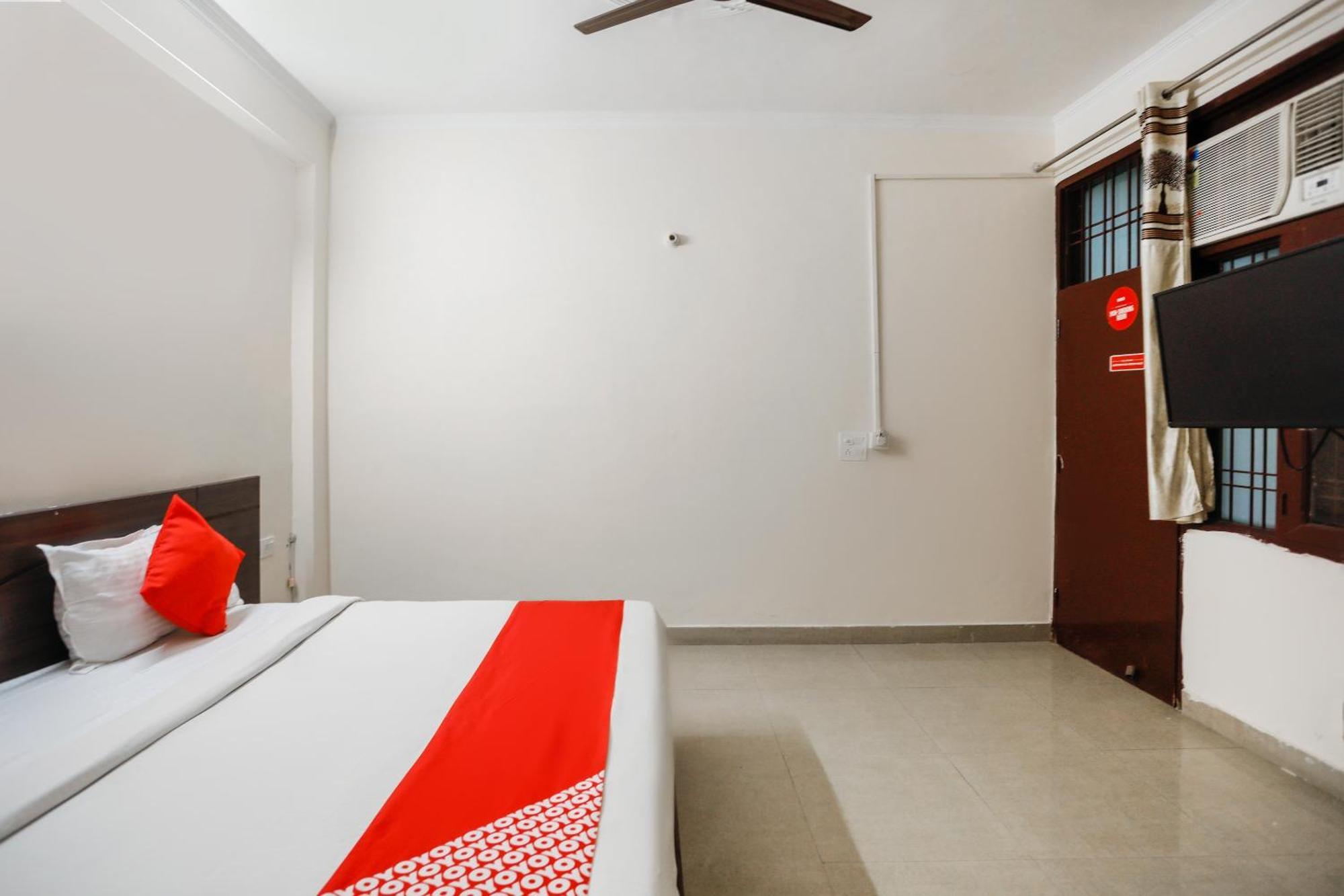 โอโย 71053 เอวี เรสซิเดนซ์ Hotel โนอิดา ภายนอก รูปภาพ